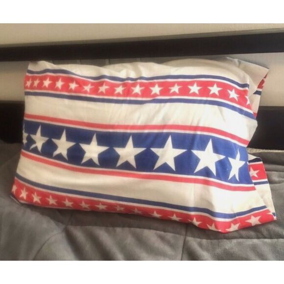 Vintage‎ St Mary's USA Pillowcases Red White and Blue 70s Knievel Style Set of 2 - Picture 1 of 4